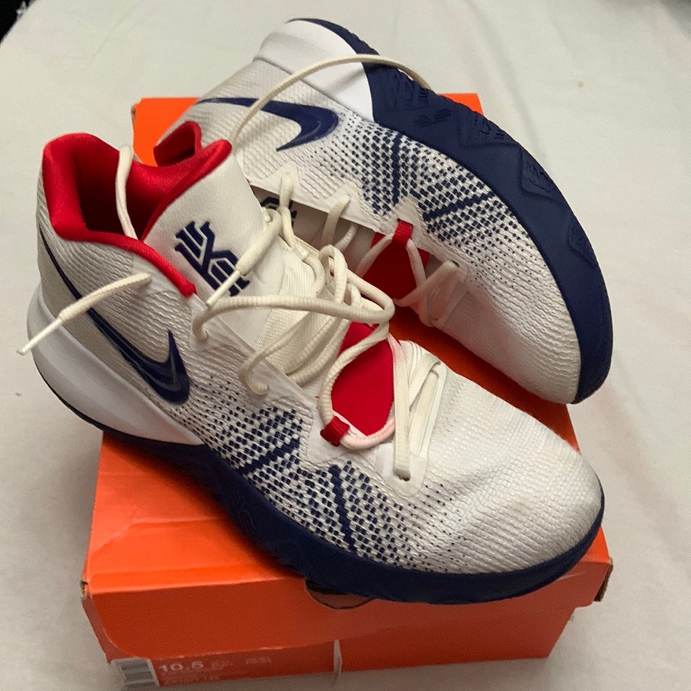 Like new in box. Nike KYRIE FLYTRAP basketball shoes AA 7071 146. Size 10.5